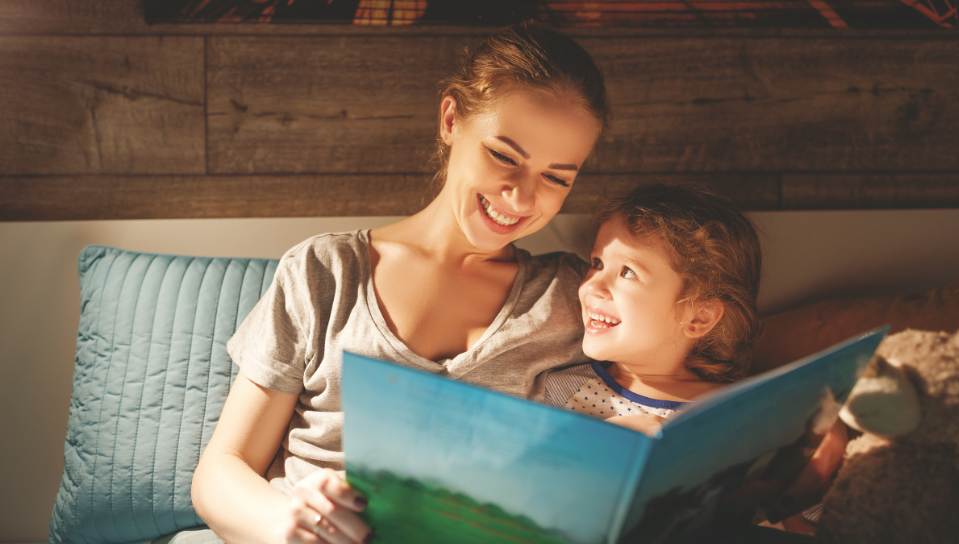 Retoma el placer de leer en familia con estas siete lecturas recomendadas.