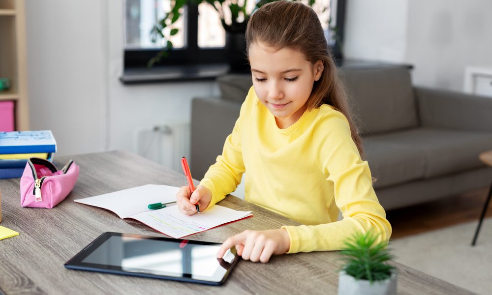 “El seguimiento de la situación en Italia nos permitió anticiparnos y preparar un plan de formación del profesorado y de trabajo adaptado a la educación a distancia” | Colegio Ágora Sant Cugat International School